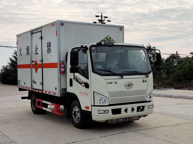 解放4.15米藍(lán)牌爆破器材運(yùn)輸車(chē)